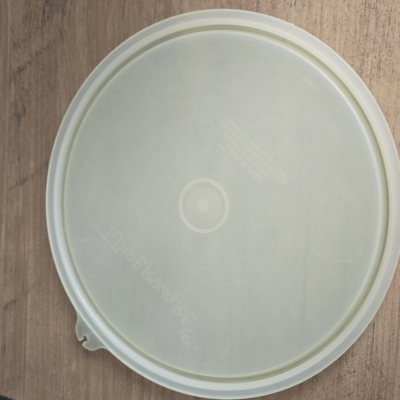 Vintage Tupperware Canister Clear - Molds 265 and 228 - Picture 6 of 6